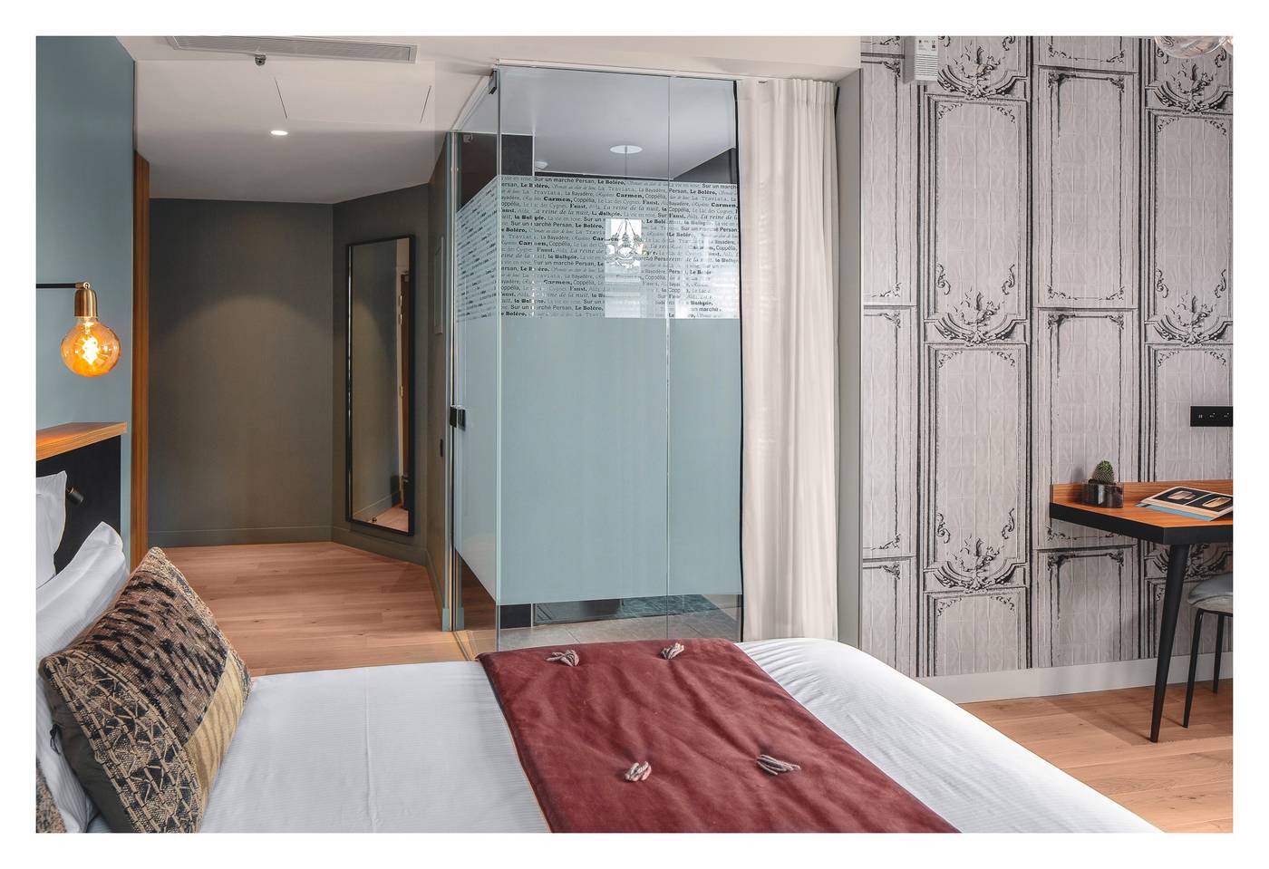 Lyric-Hotel-Paris-Room-13