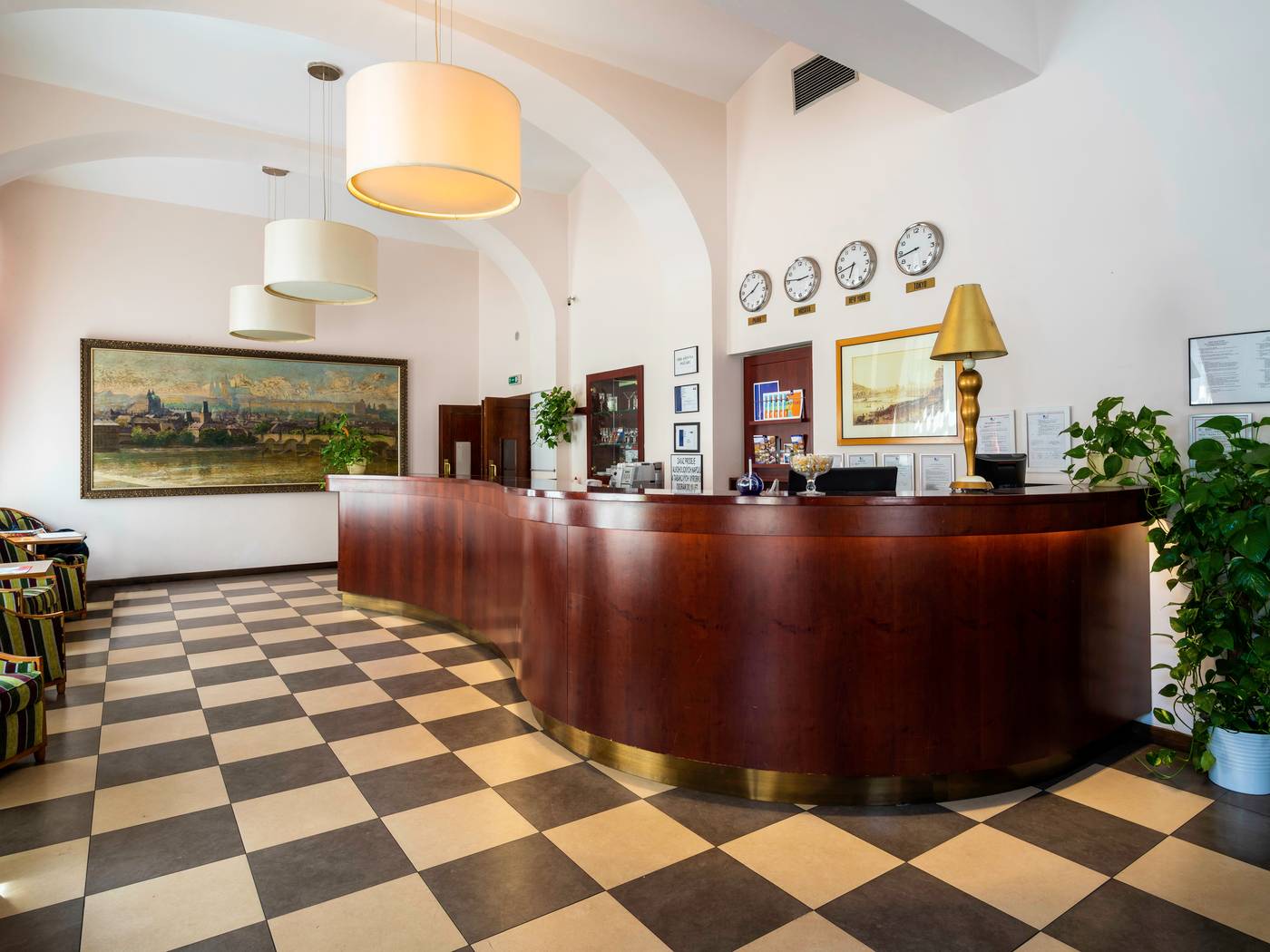 EA-Hotel-DownTown-Lobby-5