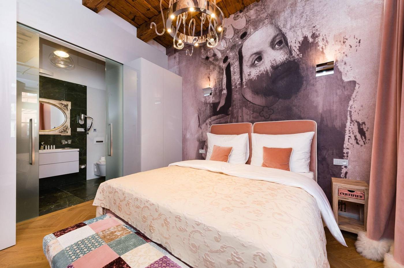 Old-Royal-Post-Hotel-Room-61