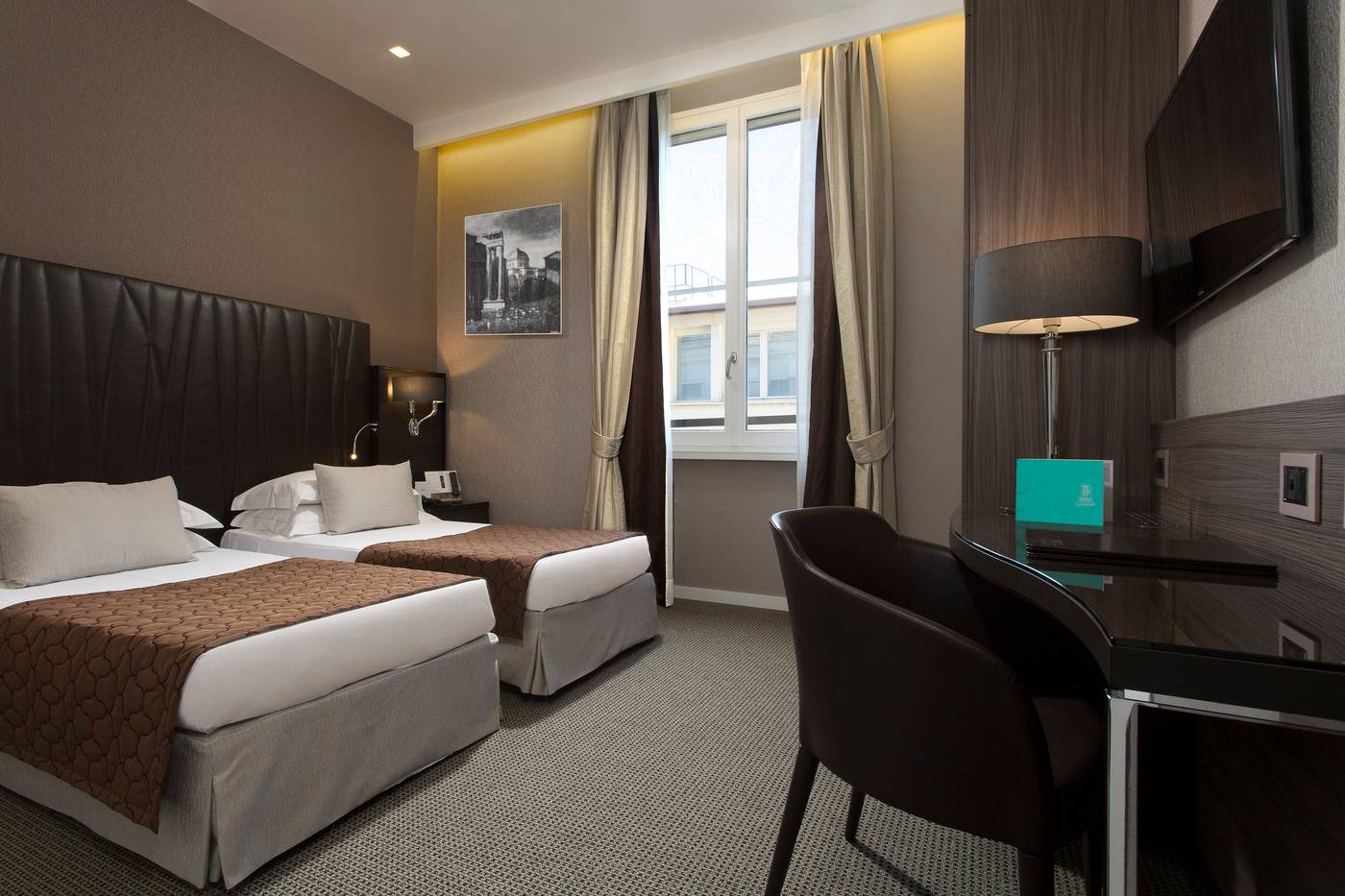 Hotel-Artemide-Room-18