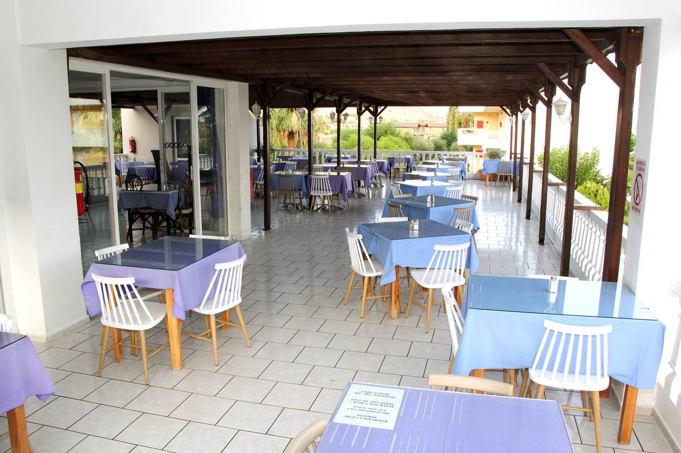 Lardos-Bay-Restaurant-51