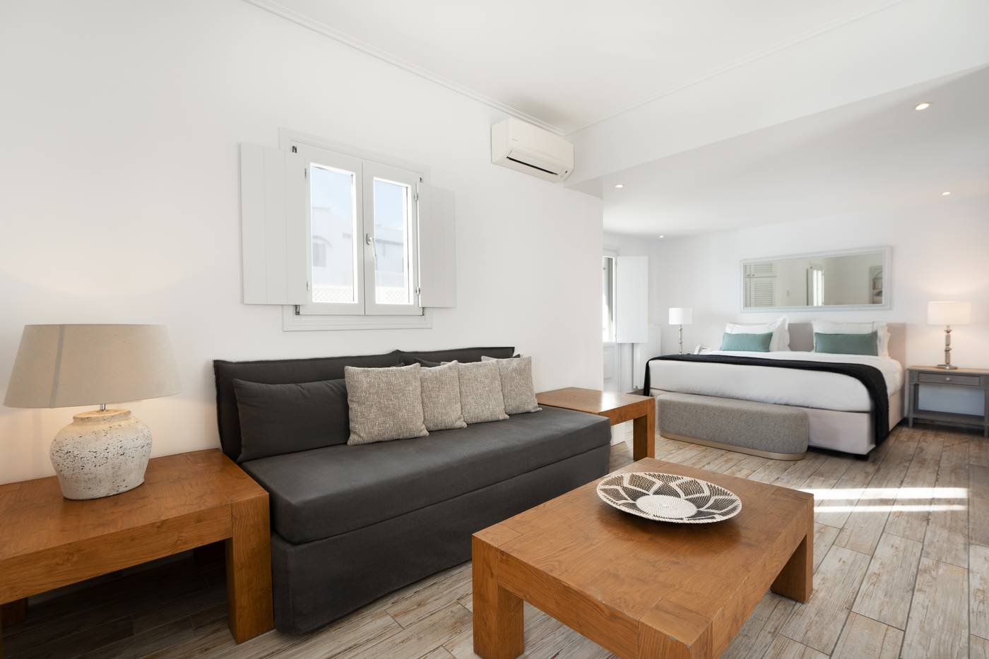 Aqua-Luxury-Suites-Room-60