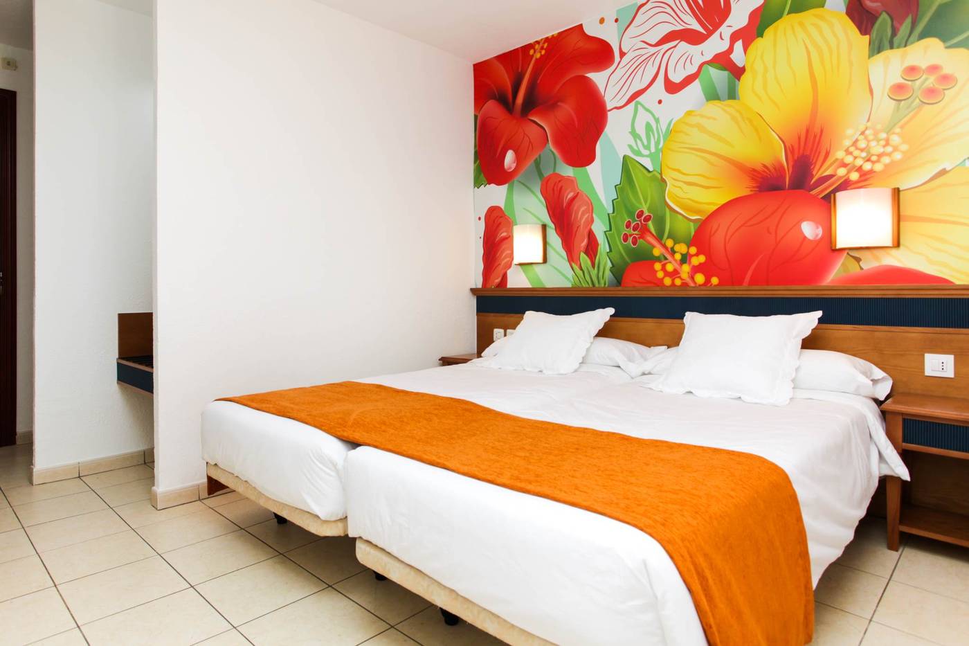 Apartamentos-LIVVO-Palm-Garden-Room-8