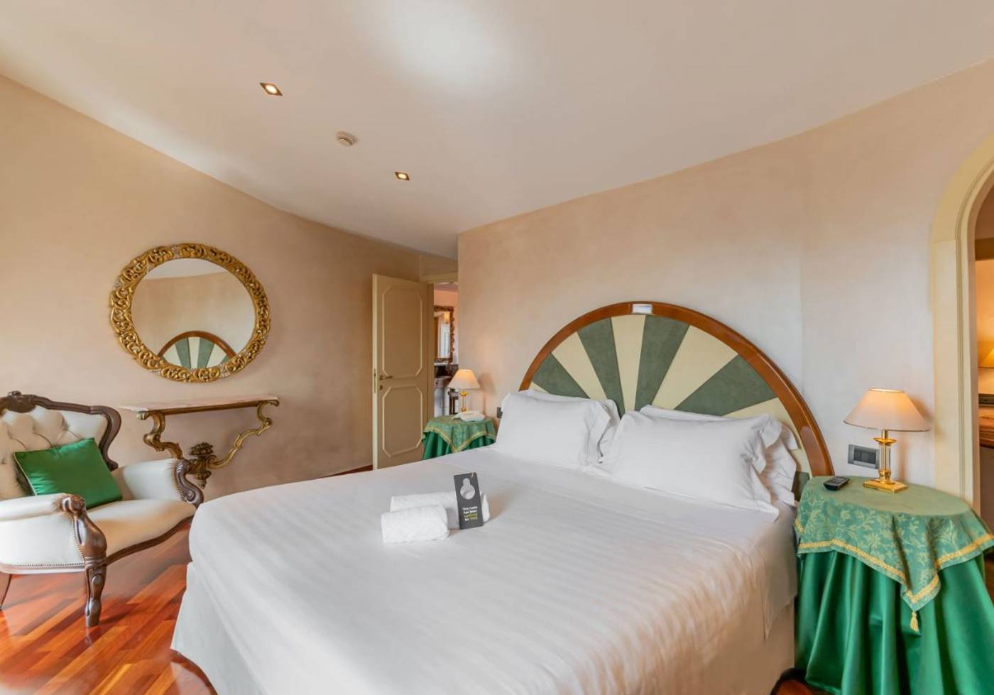 Pitti-Palace-al-Ponte-Vecchio-Room-5