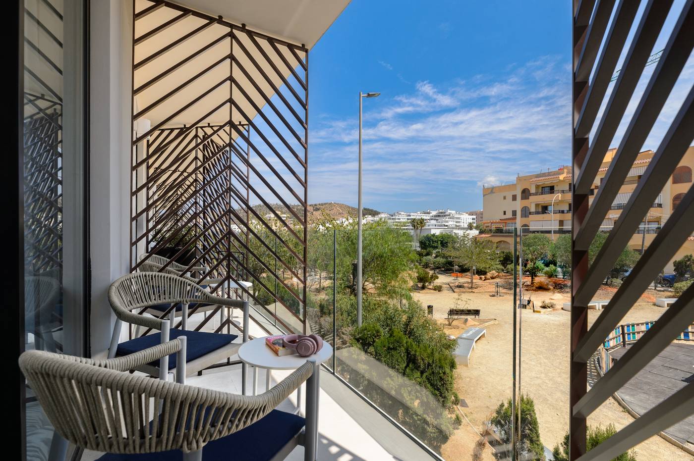 18.08.25 Vibra Yamm Urban Hotel - Adults Only