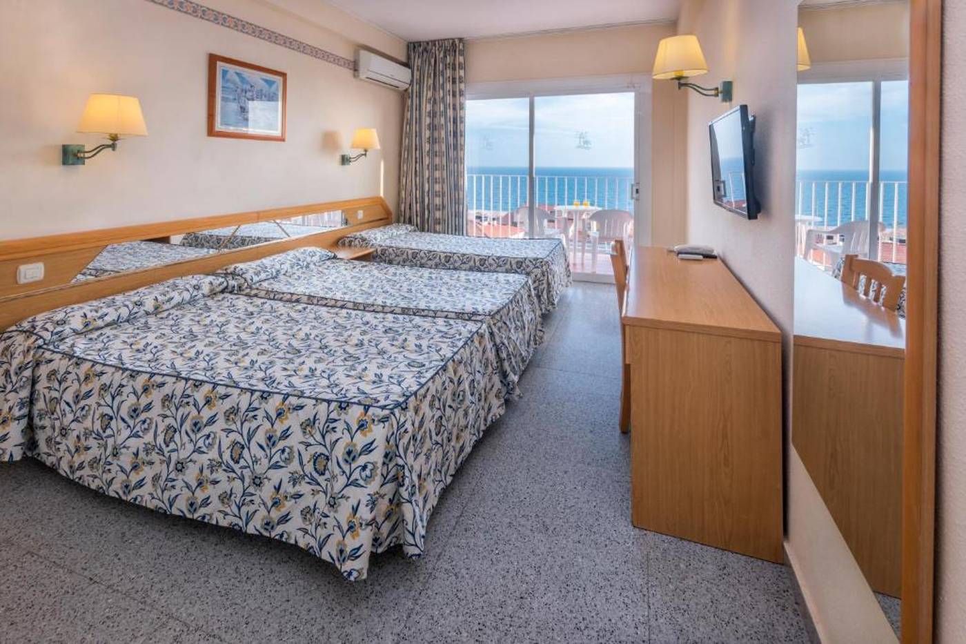 Checkin-Catalonia-Room-9