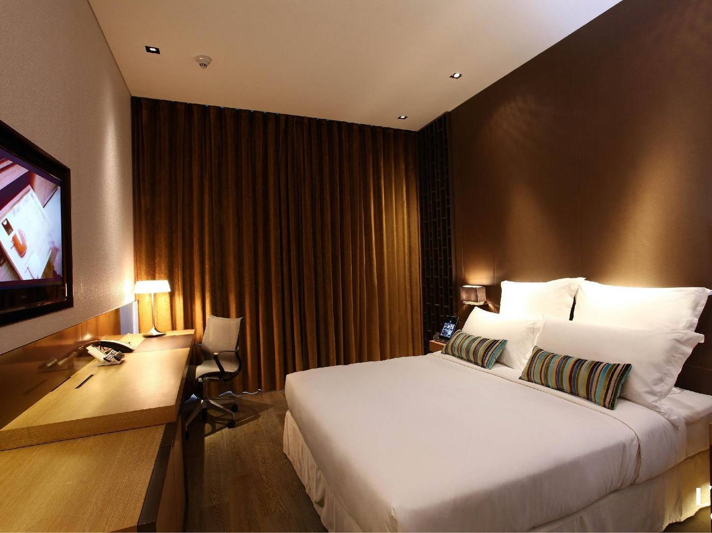 Nina-Hotel-Kowloon-East-General-view-4