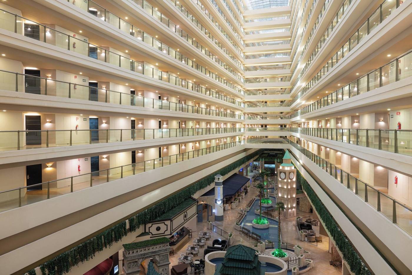 Seadust-Cancun-Family-Resort-Lobby-75