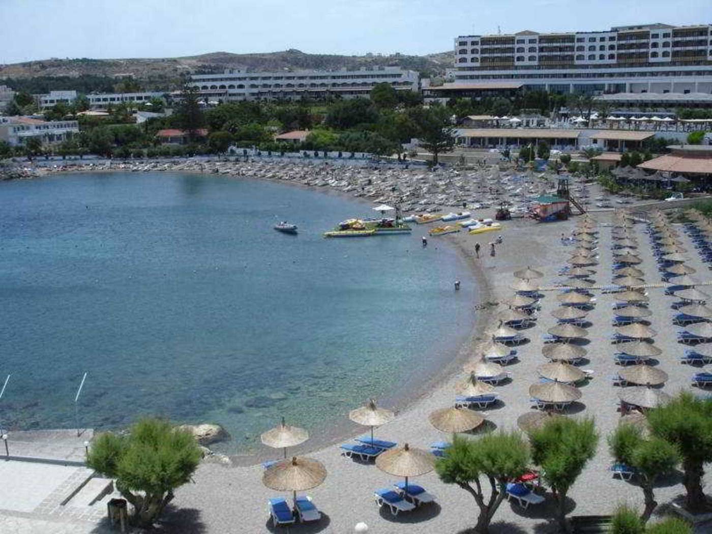 Eden-Roc-Resort-Hotel-Beach-69