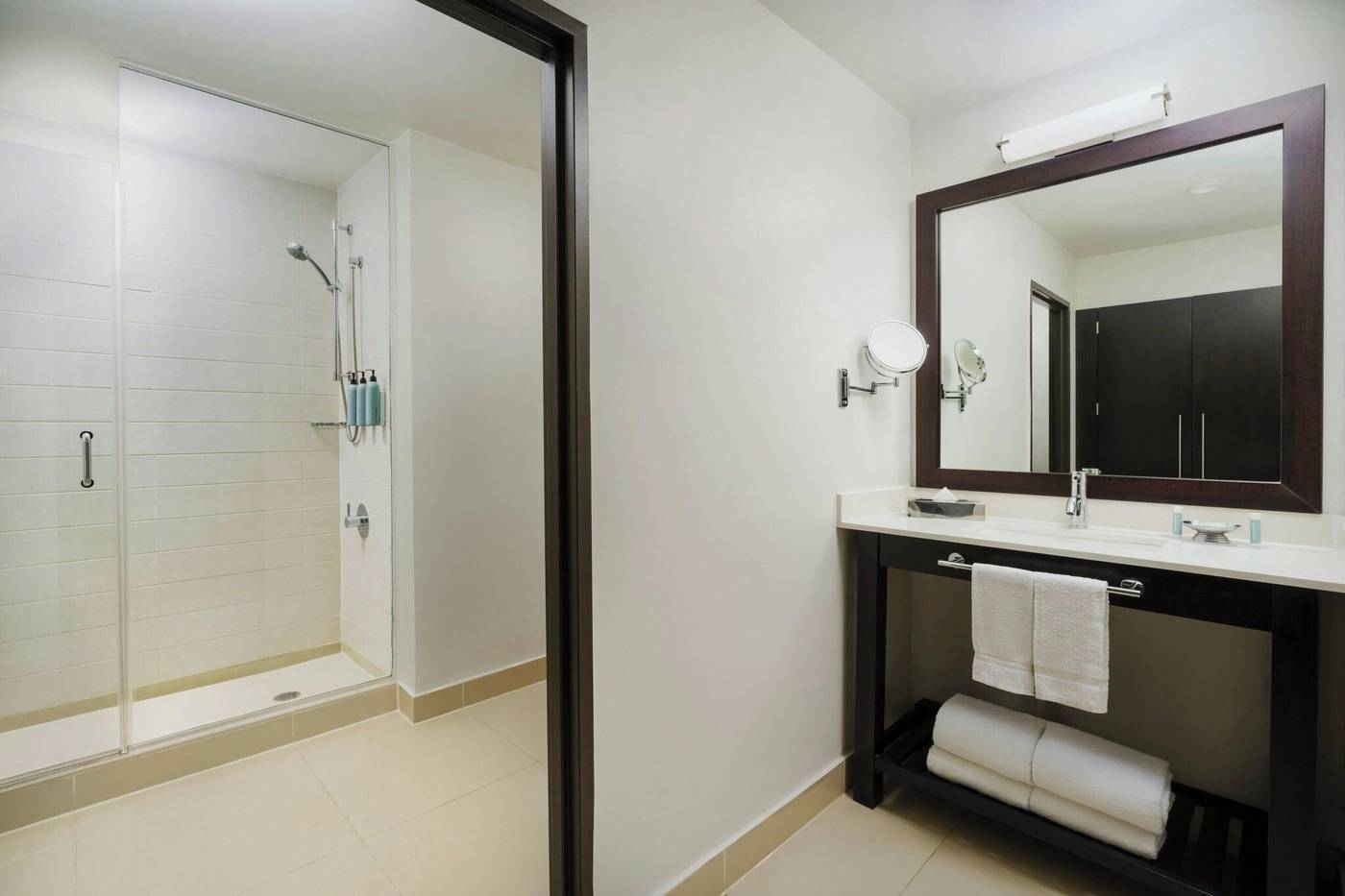 Courtyard-By-Marriott-New-York-Manhattan-Times-Squ-Room-31