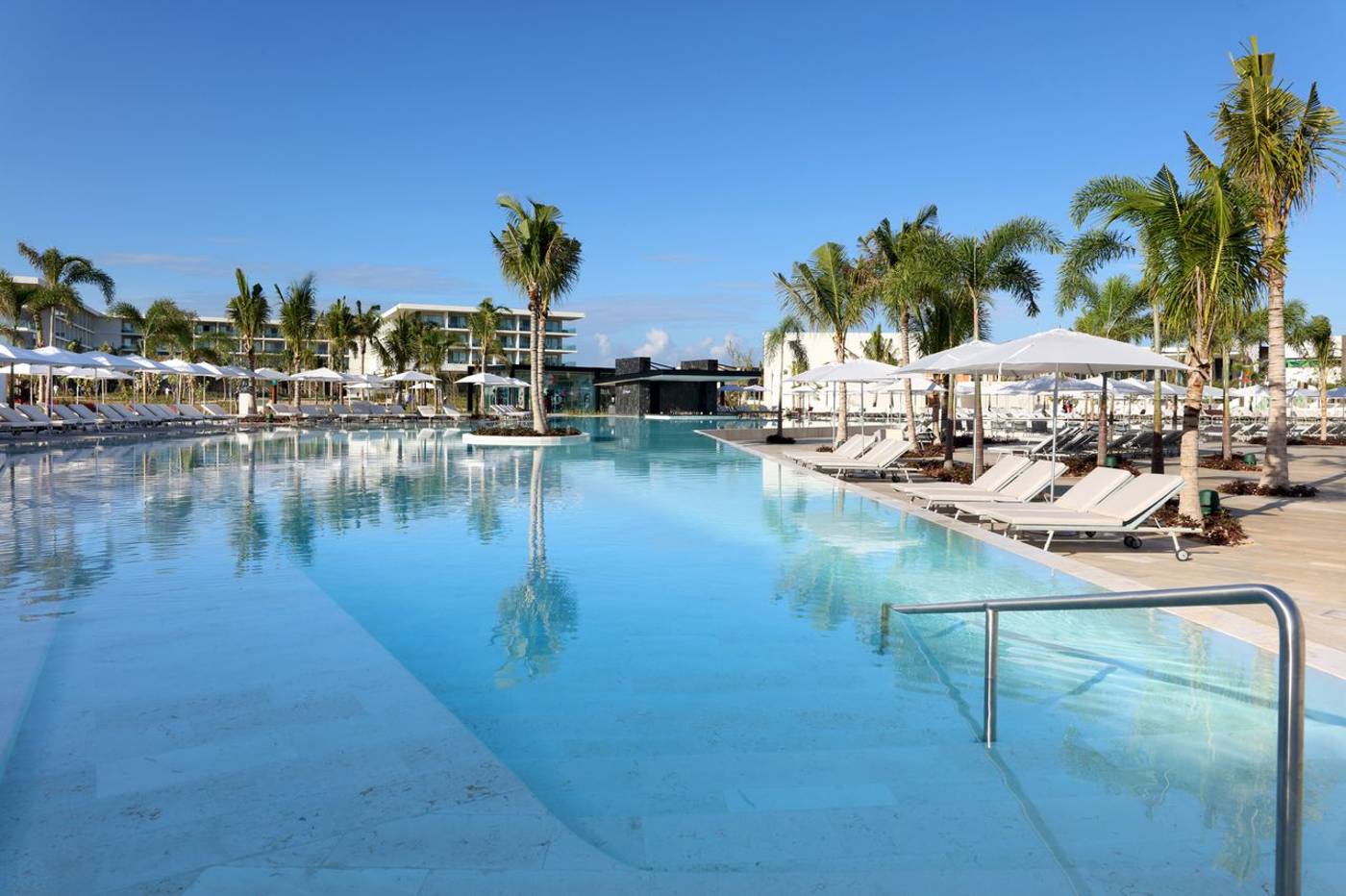 Grand-Palladium-Costa-Mujeres-Resort---Spa-Pool-1