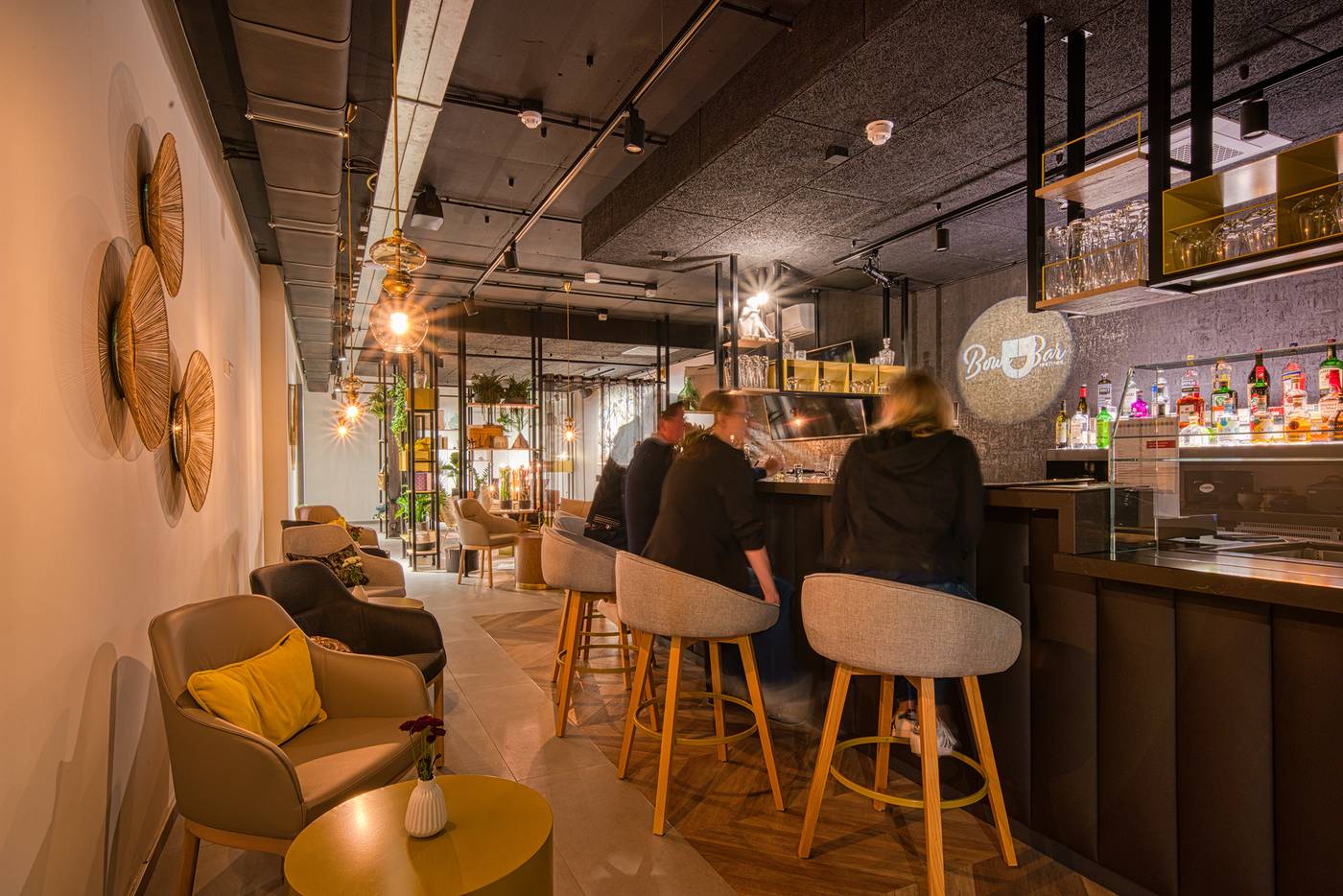 Ninetynine-Amsterdam-Airport--Trademark-Collection-Bar-20