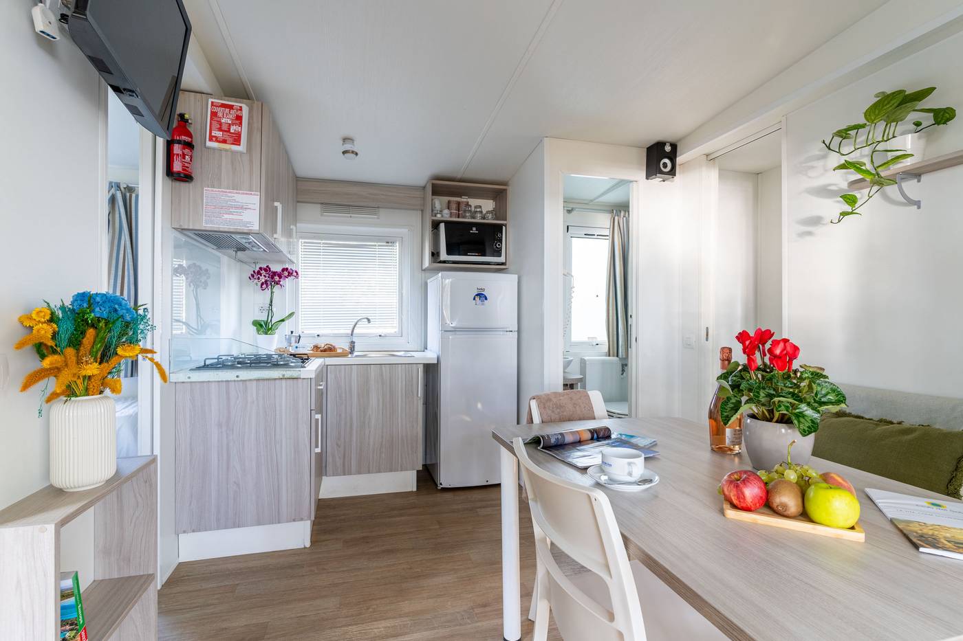 Club-del-Sole-Stork-Family-Collection-Room-16