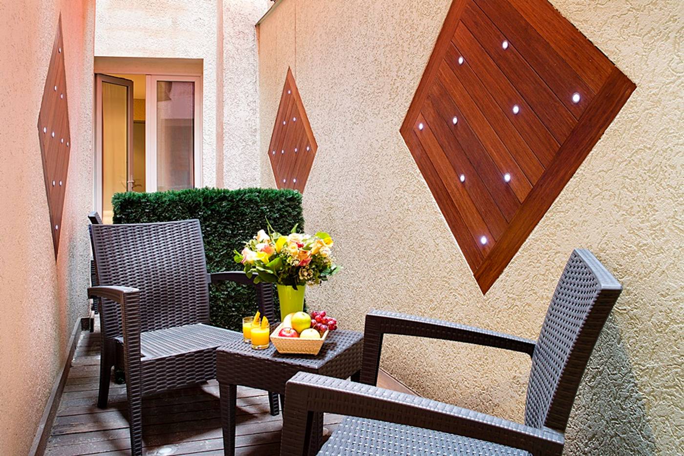 Hotel-10-OPERA-General-view-1