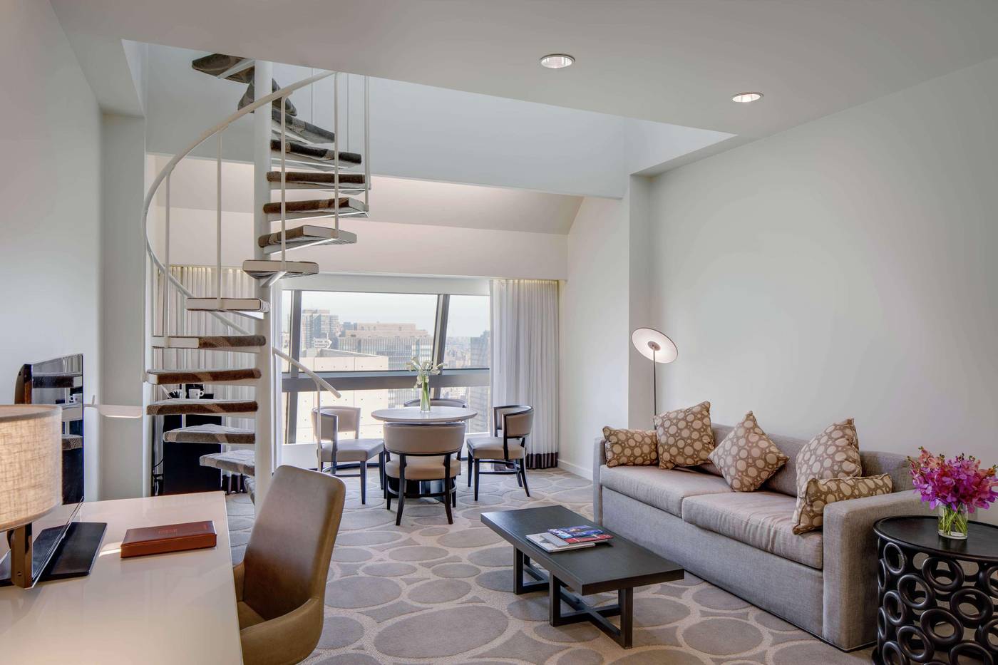 Millennium-Hilton-New-York-One-UN-Plaza-Room-56