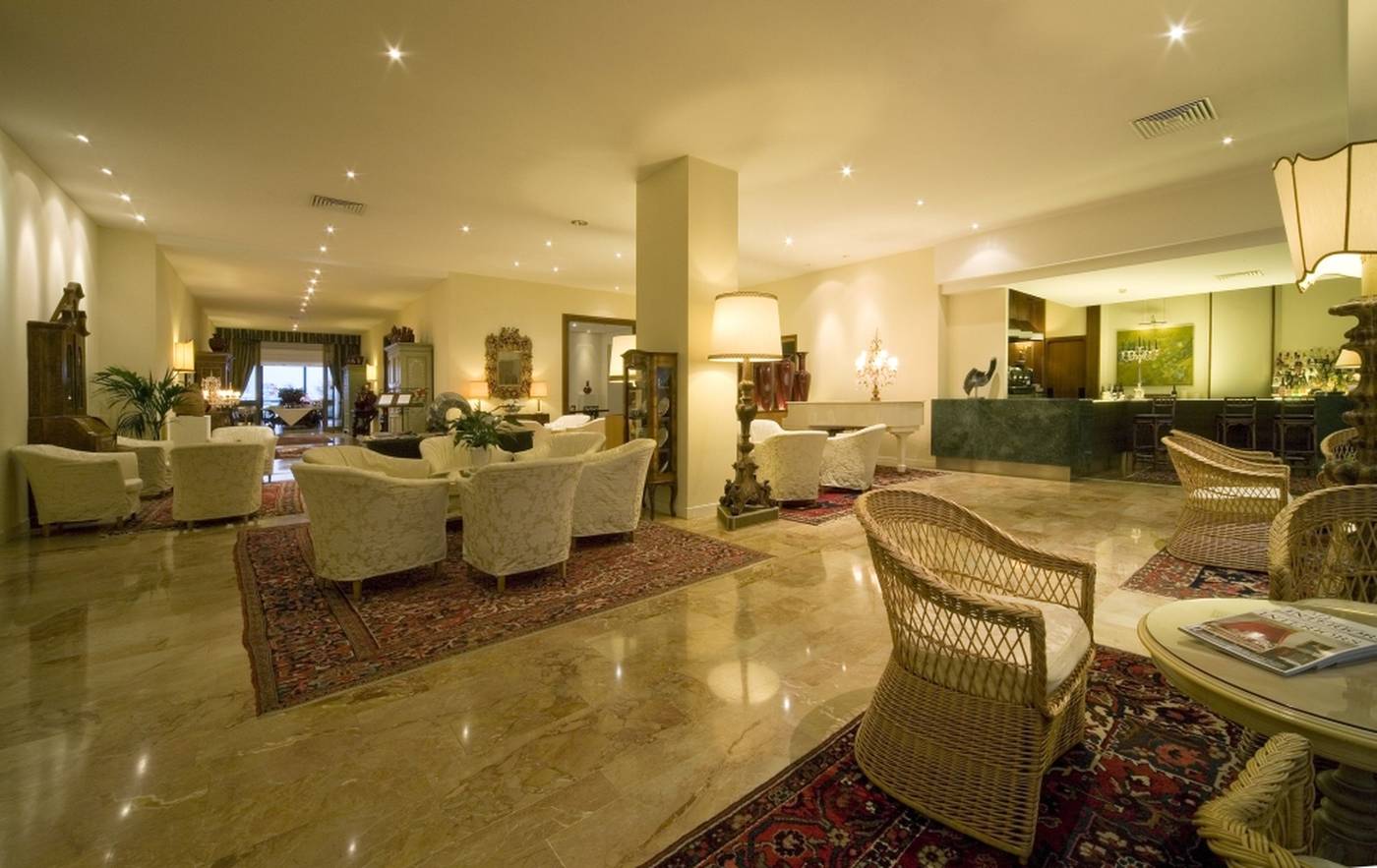 National Hotel-Italy-RIMINI-Lobby-8