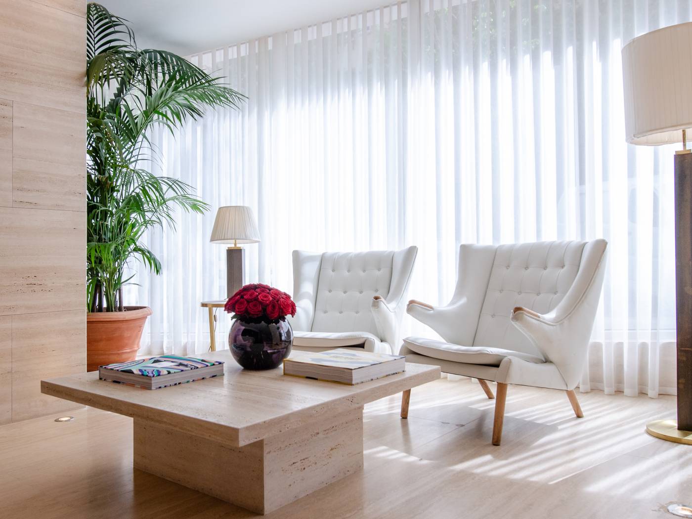 Browns-Avenue-Hotel-Lobby-21