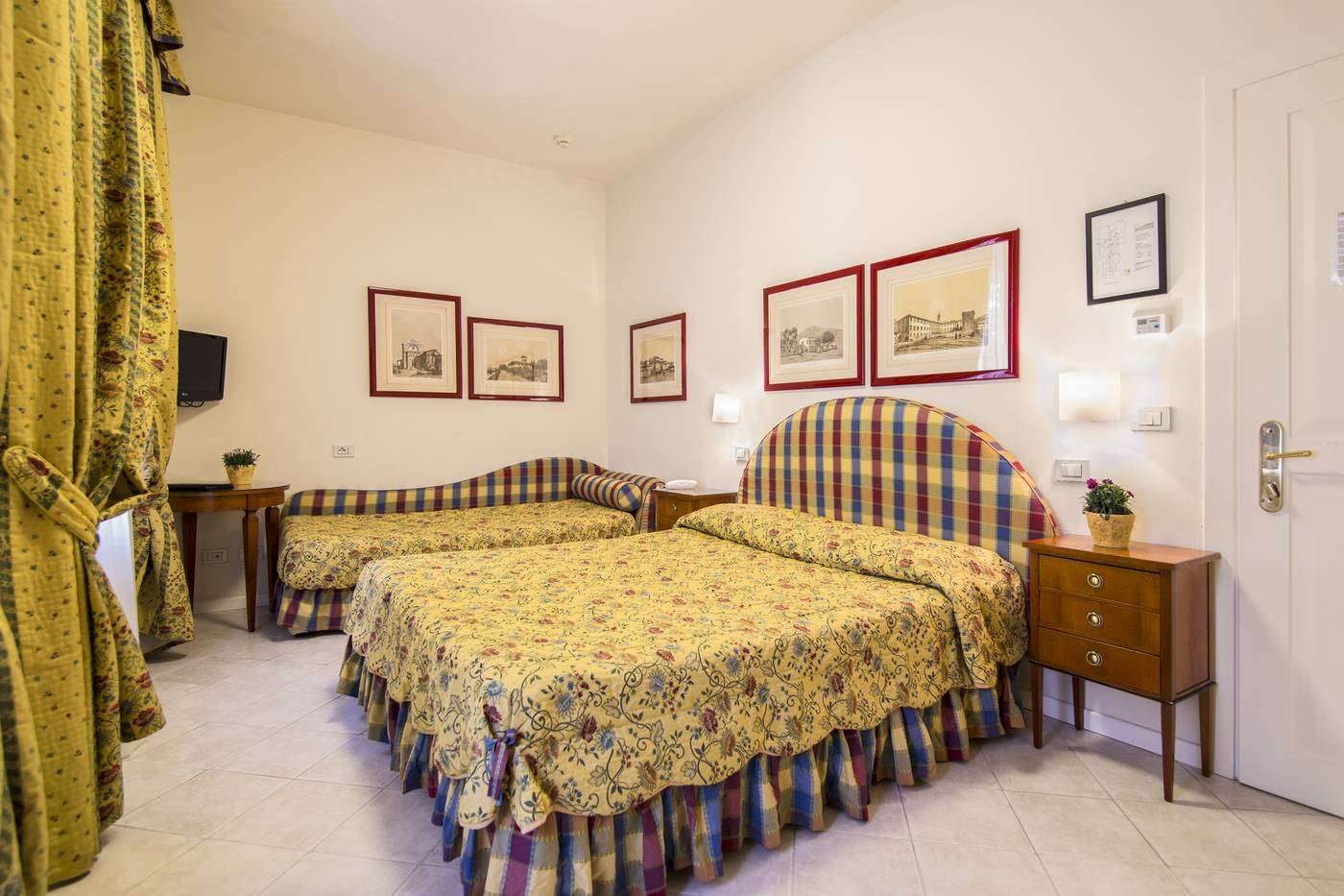 Italia-Hotel-Room-11