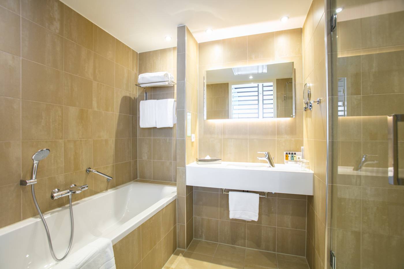 Holiday-Inn-Amsterdam-Arena-Towers-Room-34