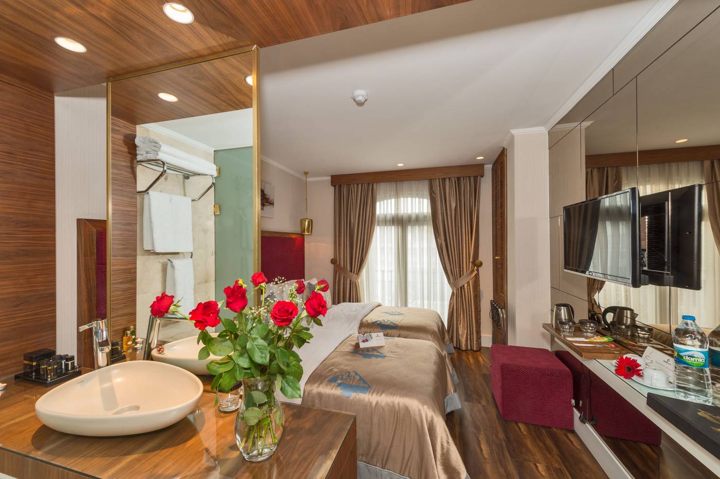 Darkmen-Hotel-Room-8