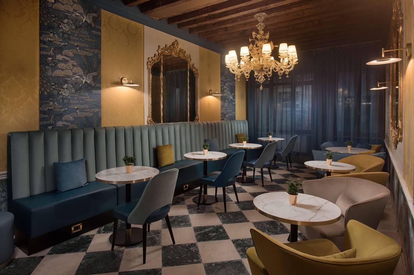 NH-Venezia-Santa-Lucia-Bar-22