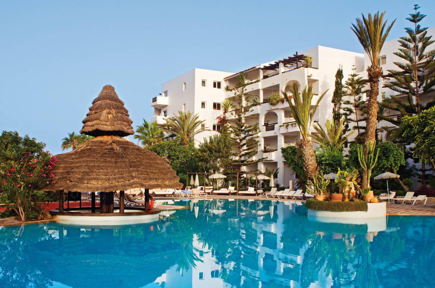 Hotel-Riu-Tikida-Beach-Adults-Only---All-inclusive-Pool-4