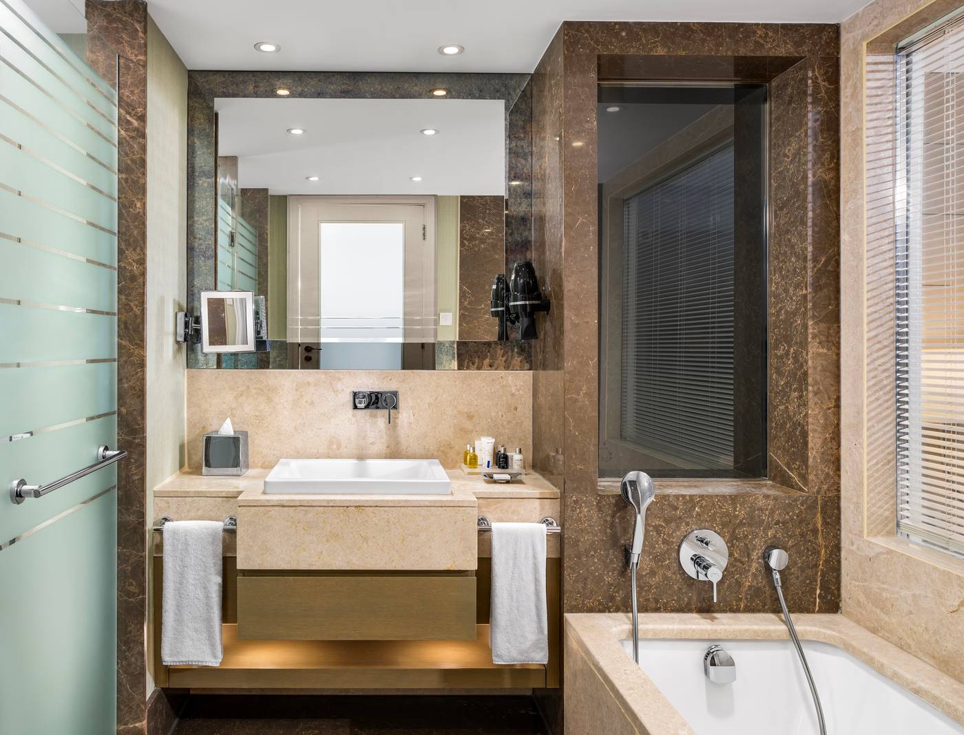 Radisson-Blu-Hotel-Istanbul-Sisli-Room-39