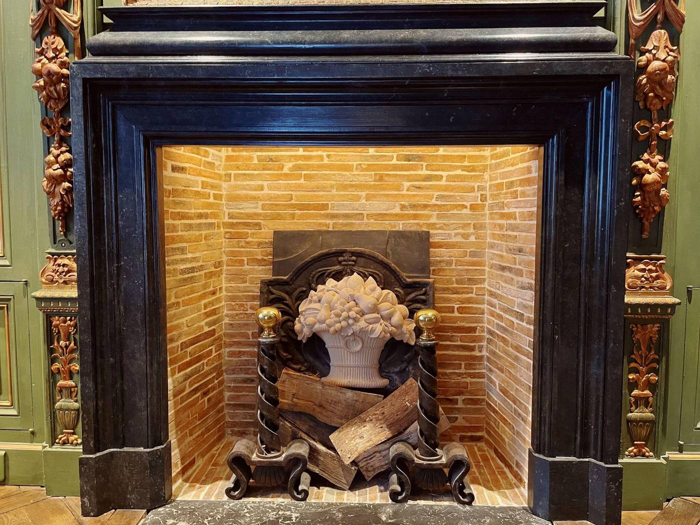 Hotel-Du-Vieux-Marais-Lobby-16