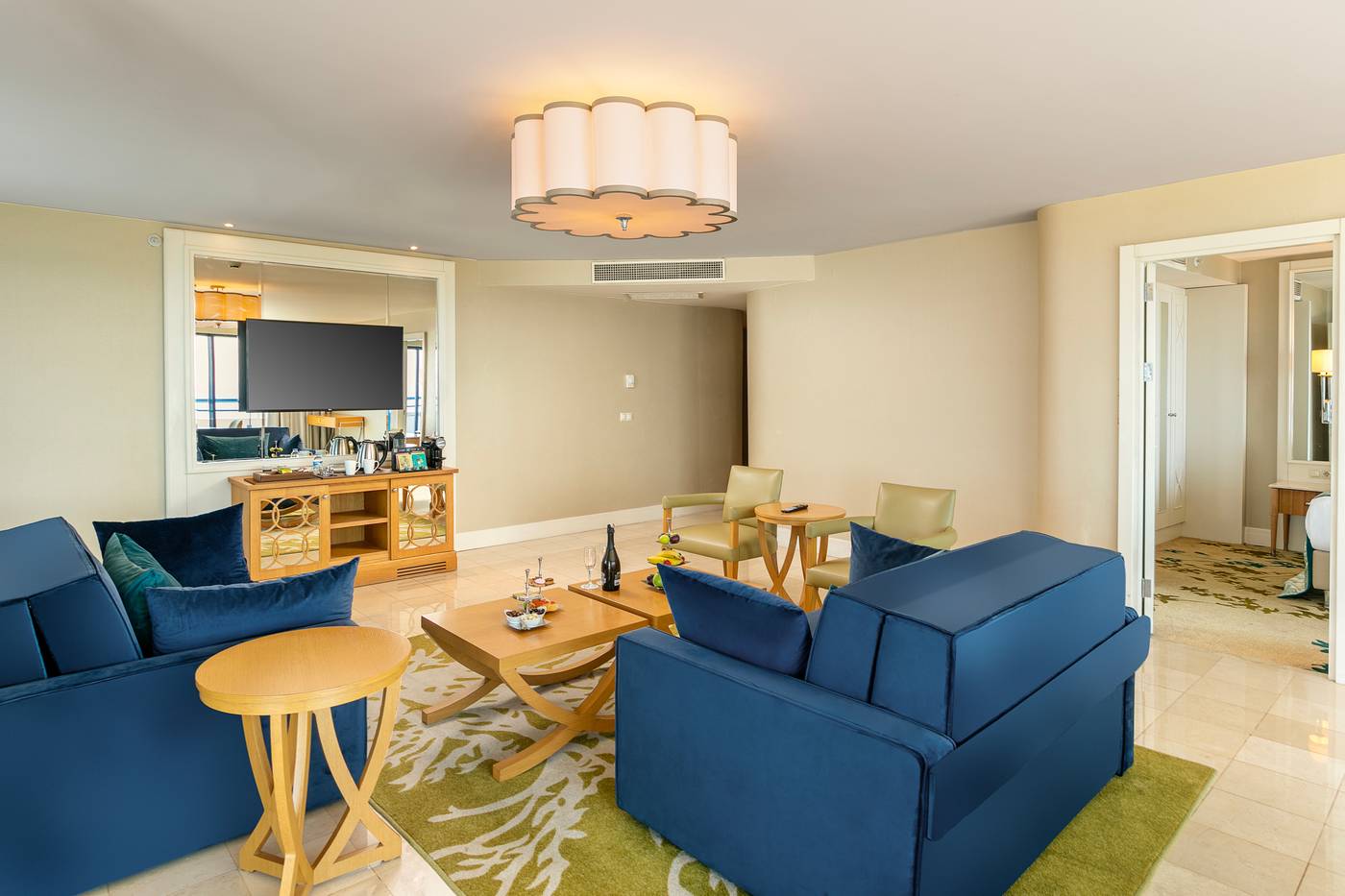 Titanic-Deluxe-Lara-Room-39