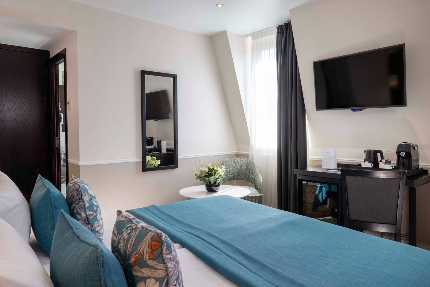 Park-Lane-Paris-Room-35