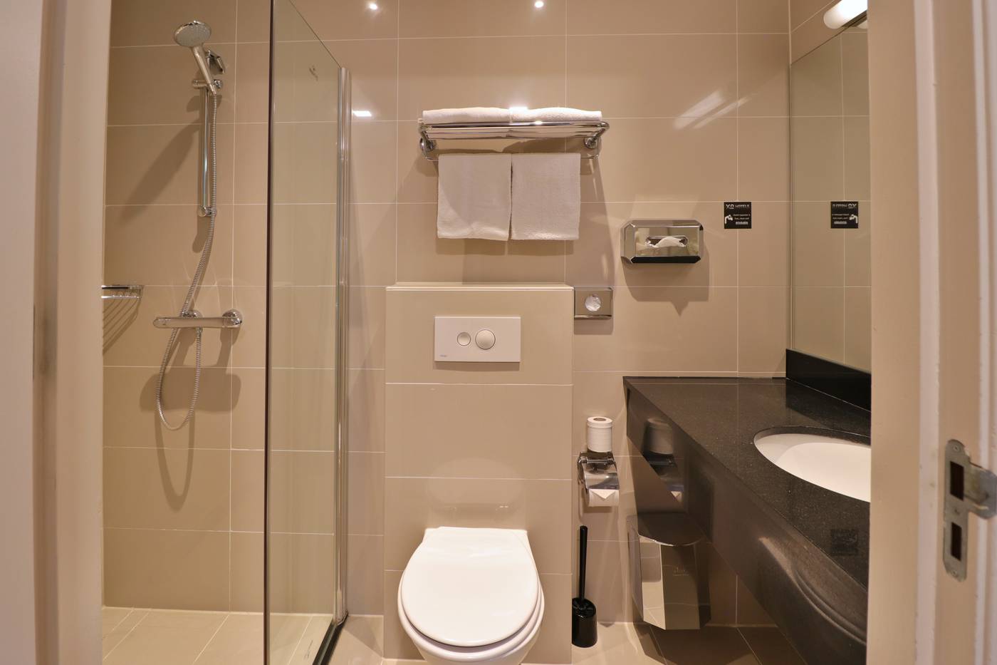 Hotel-Van-Gogh-Room-25