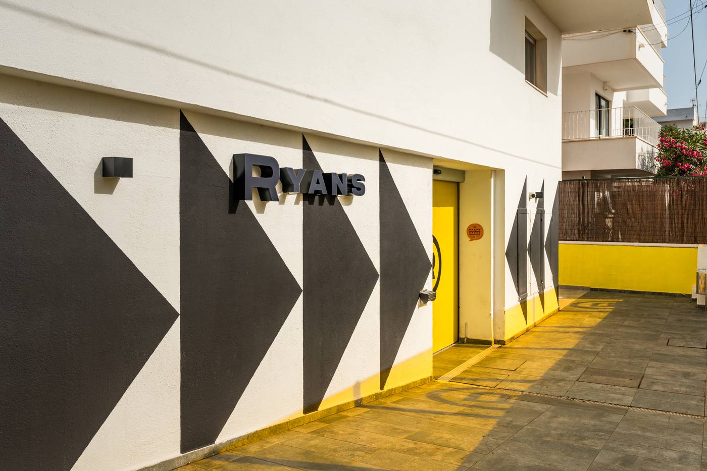 Ryans-Ibiza-Apartments---Adults-Only-Lobby-14