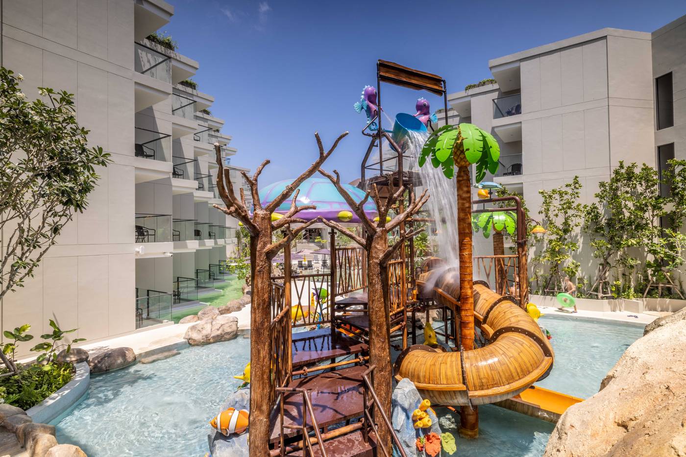 Phuket-Emerald-Beach-Resort-Pool-27