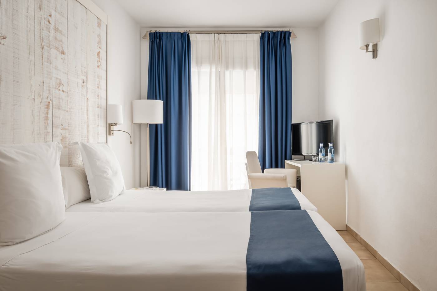 Medium-Sitges-Park-Room-18