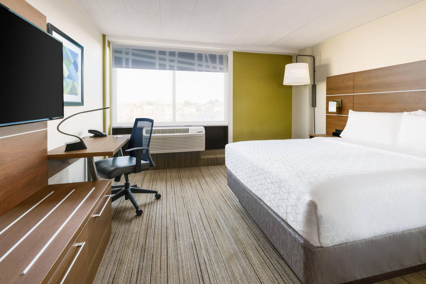Holiday-Inn-Express-Boston-Room-7