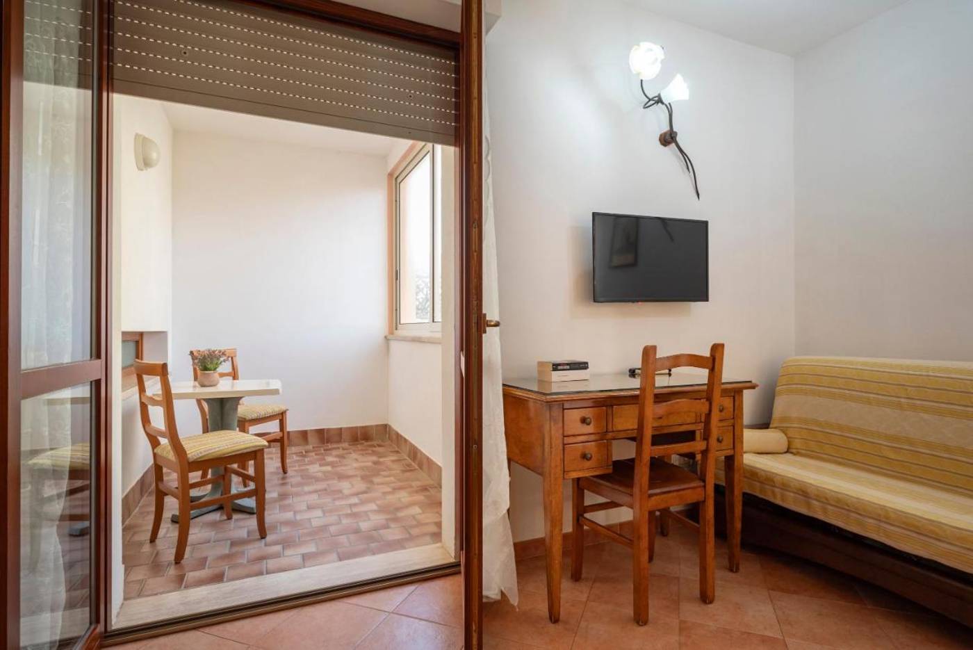 Lola-Piccolo-Hotel-Room-17