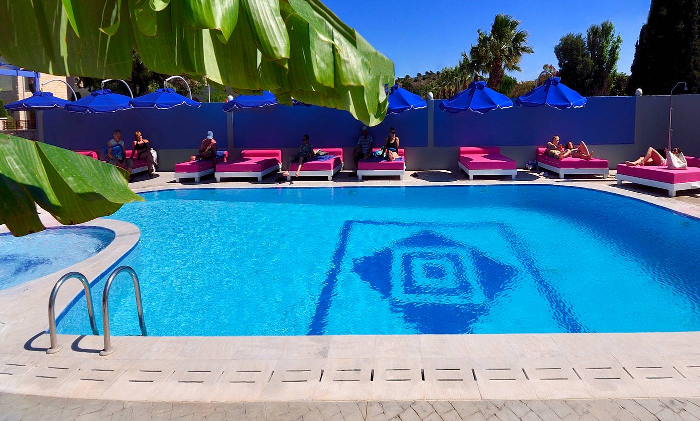 Kolymbia-Bay-Art-Pool-6