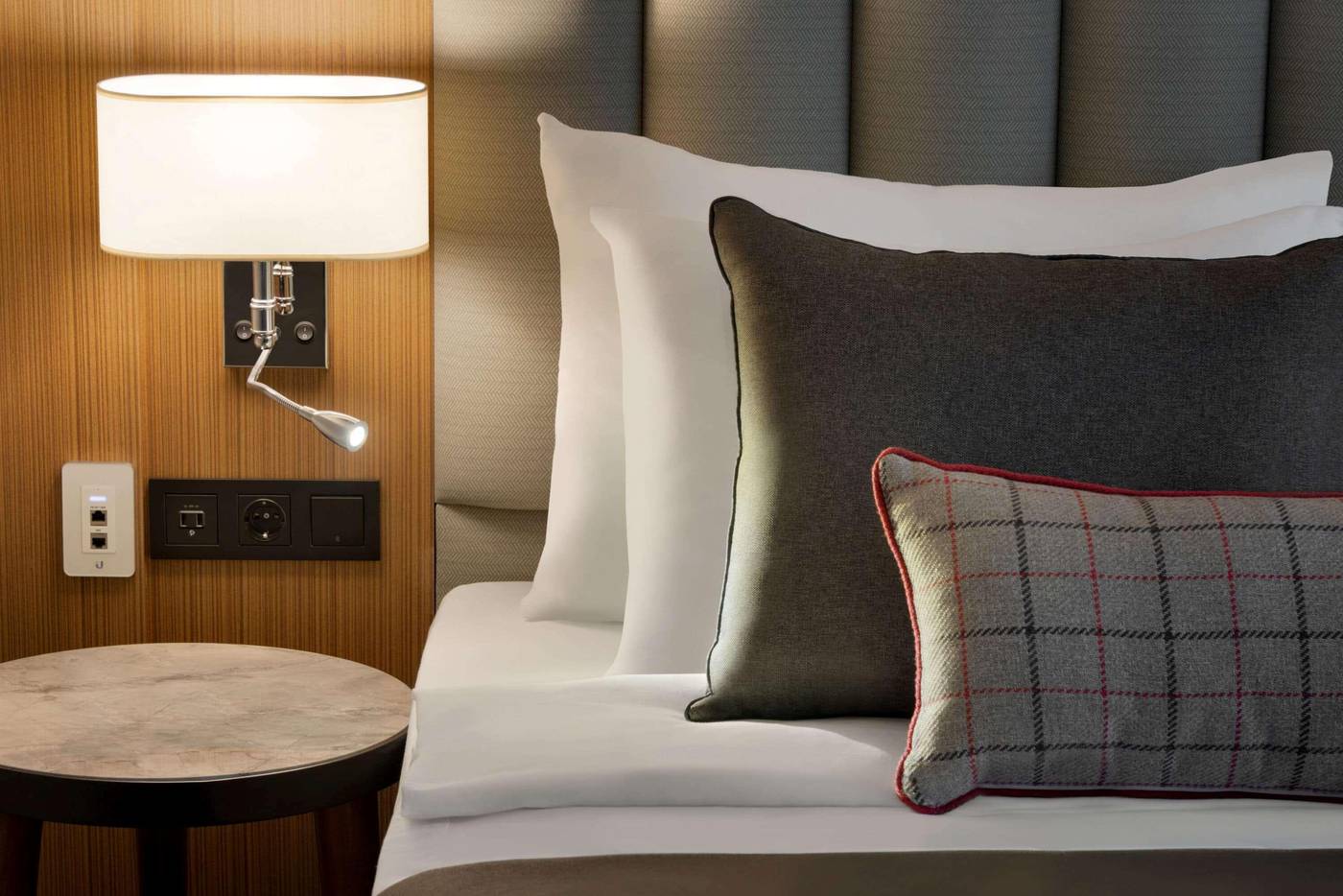 Ramada-By-Wyndham-Budapest-City-Center-Room-16