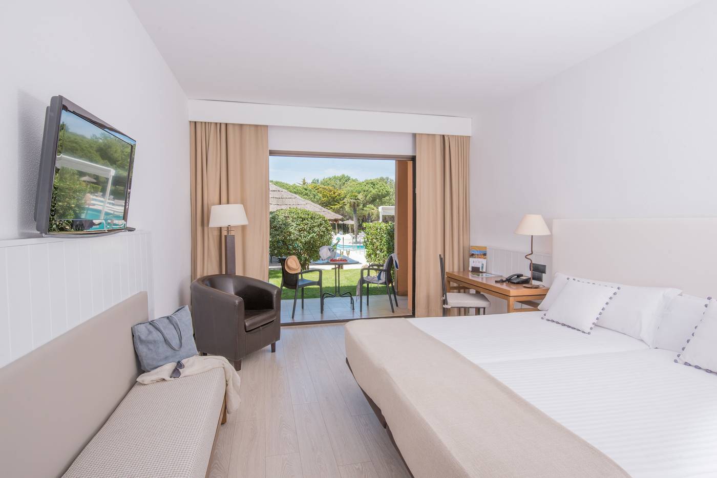 La-Costa-Hotel-Golf---Beach-Resort-Room-39