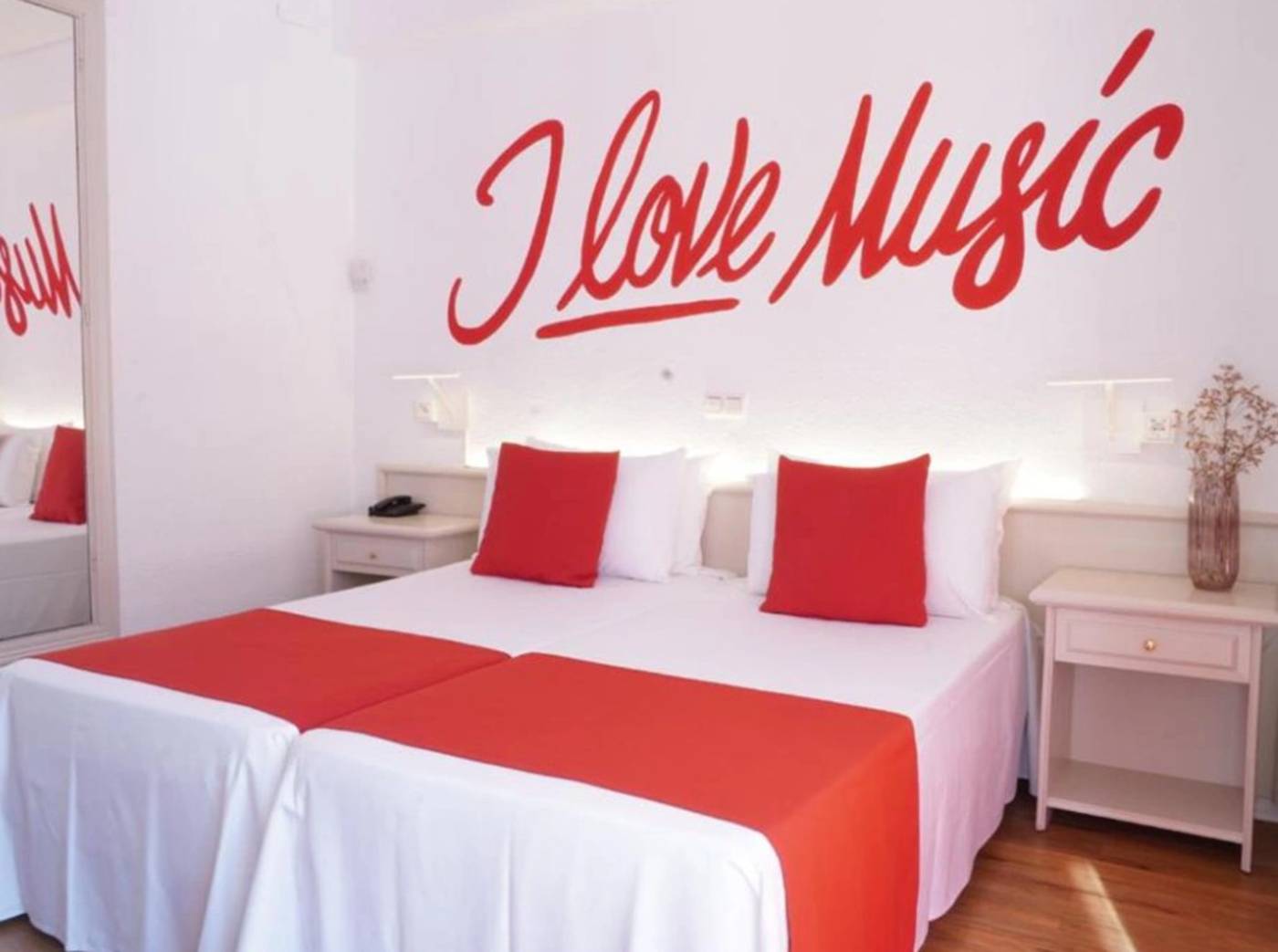 18.12.25 Lloret Vibe