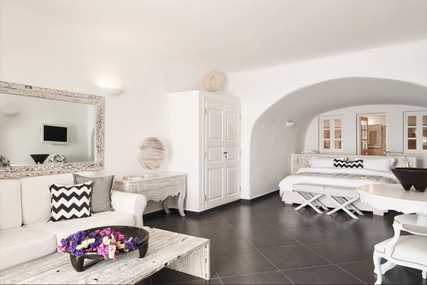 San-Antonio-Luxury-Hotel-Room-8