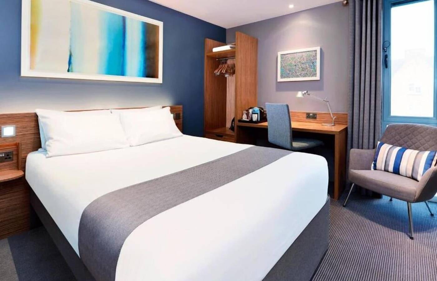 Travelodge-Plus-Dublin-City-Centre-Room-26