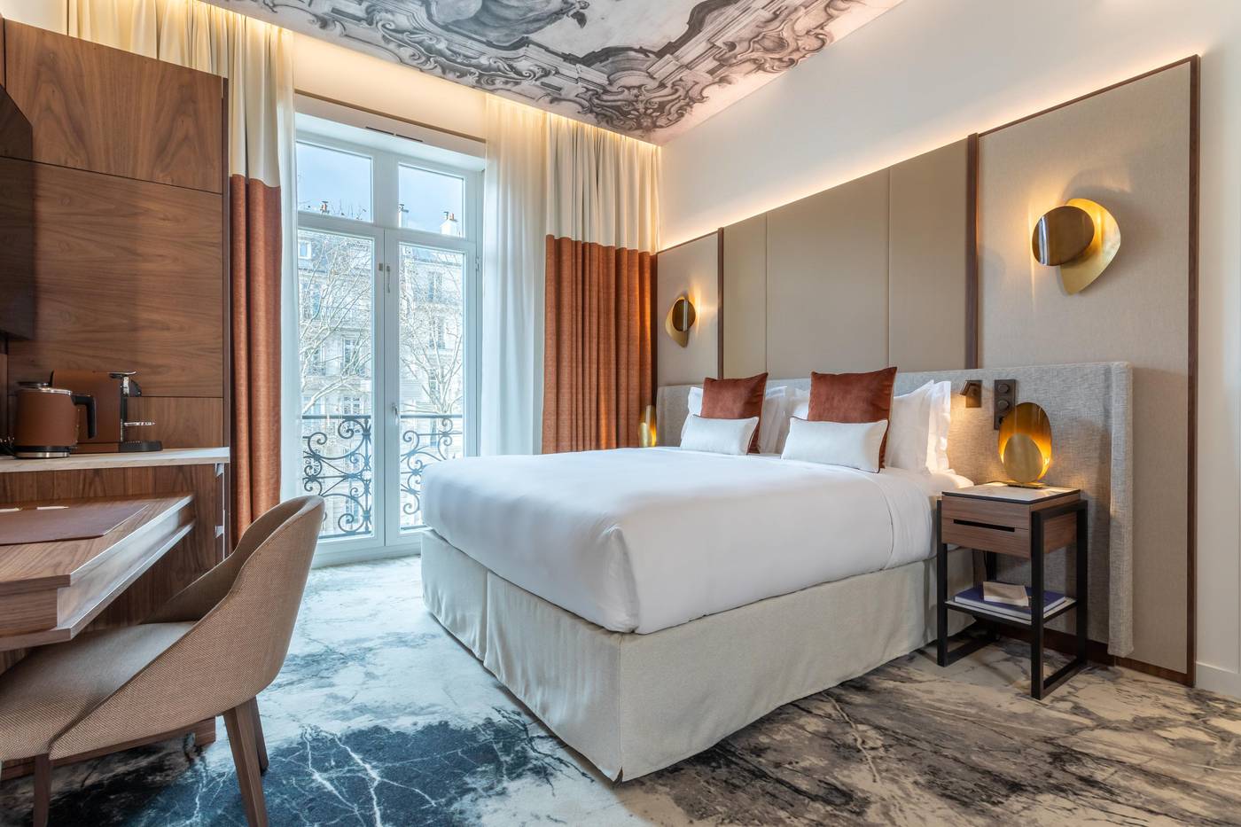 InterContinental-Paris---Champs-Elysees-Etoile--an-IHG-Hotel-Room-22