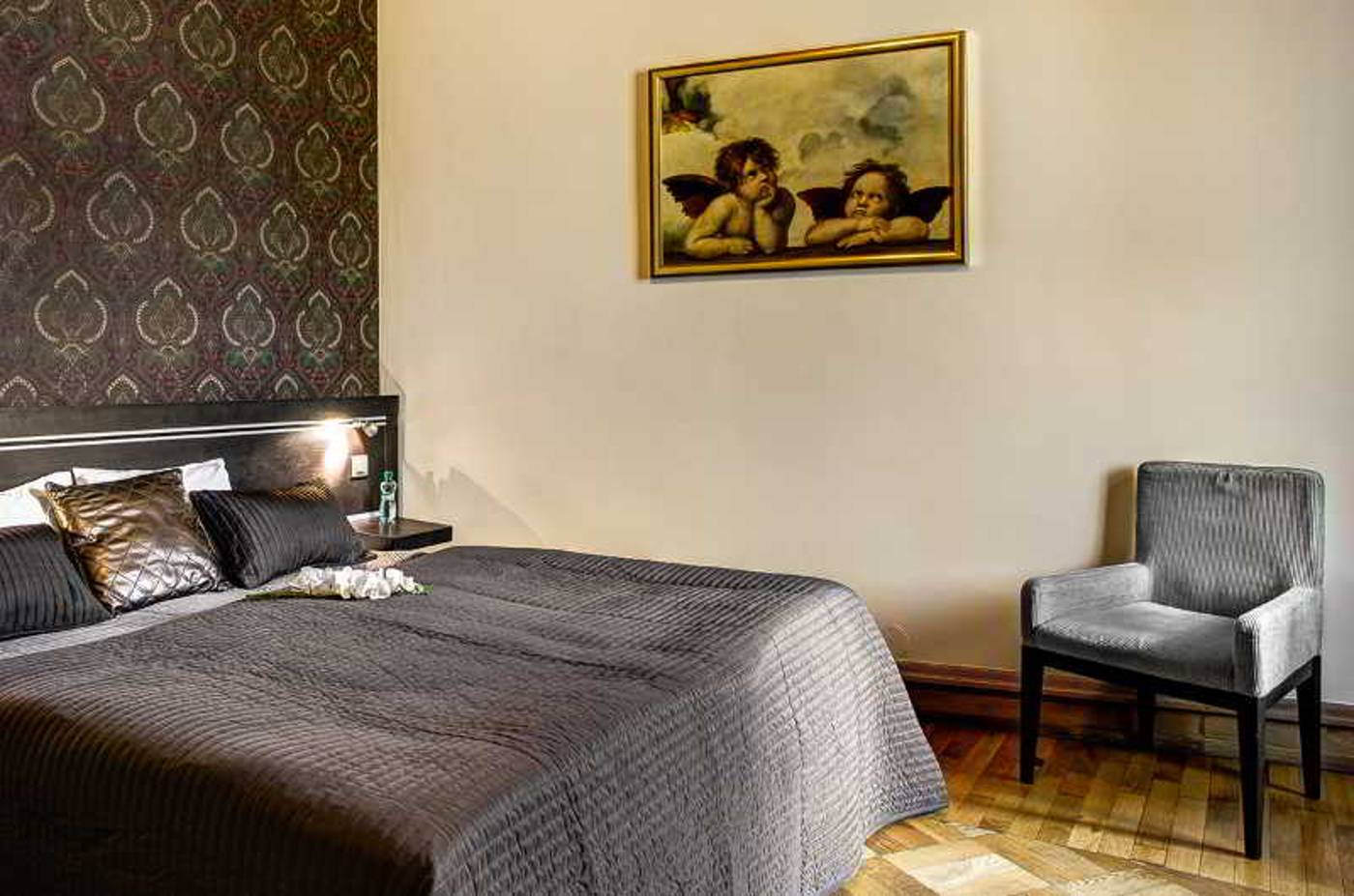 The-Art-House-Room-21