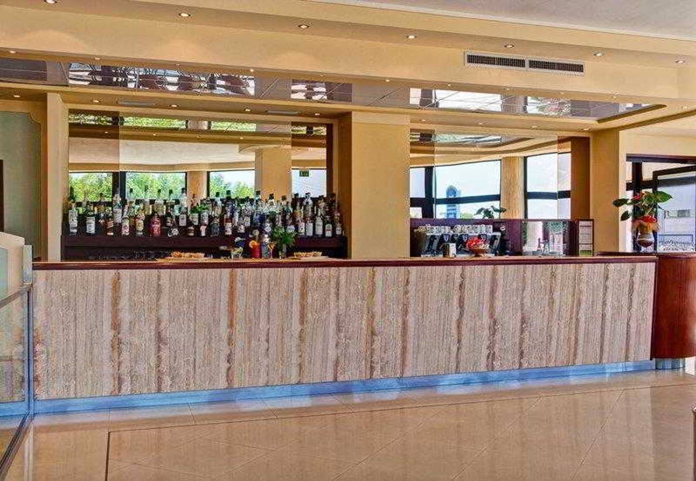 BEST-WESTERN-Galileo-Palace-Hotel-General-view-15