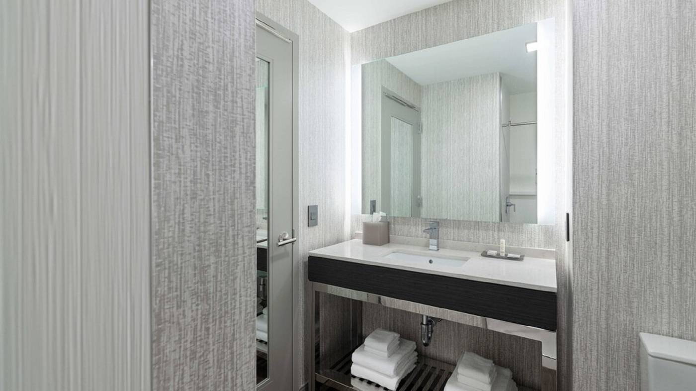 Fairfield-Boston-Medford-Room-21