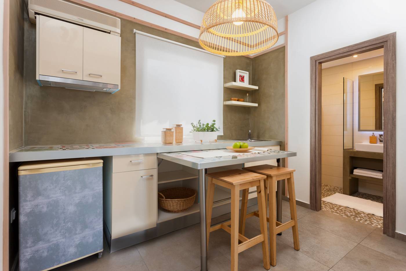 Mirsini-Studios-Room-12
