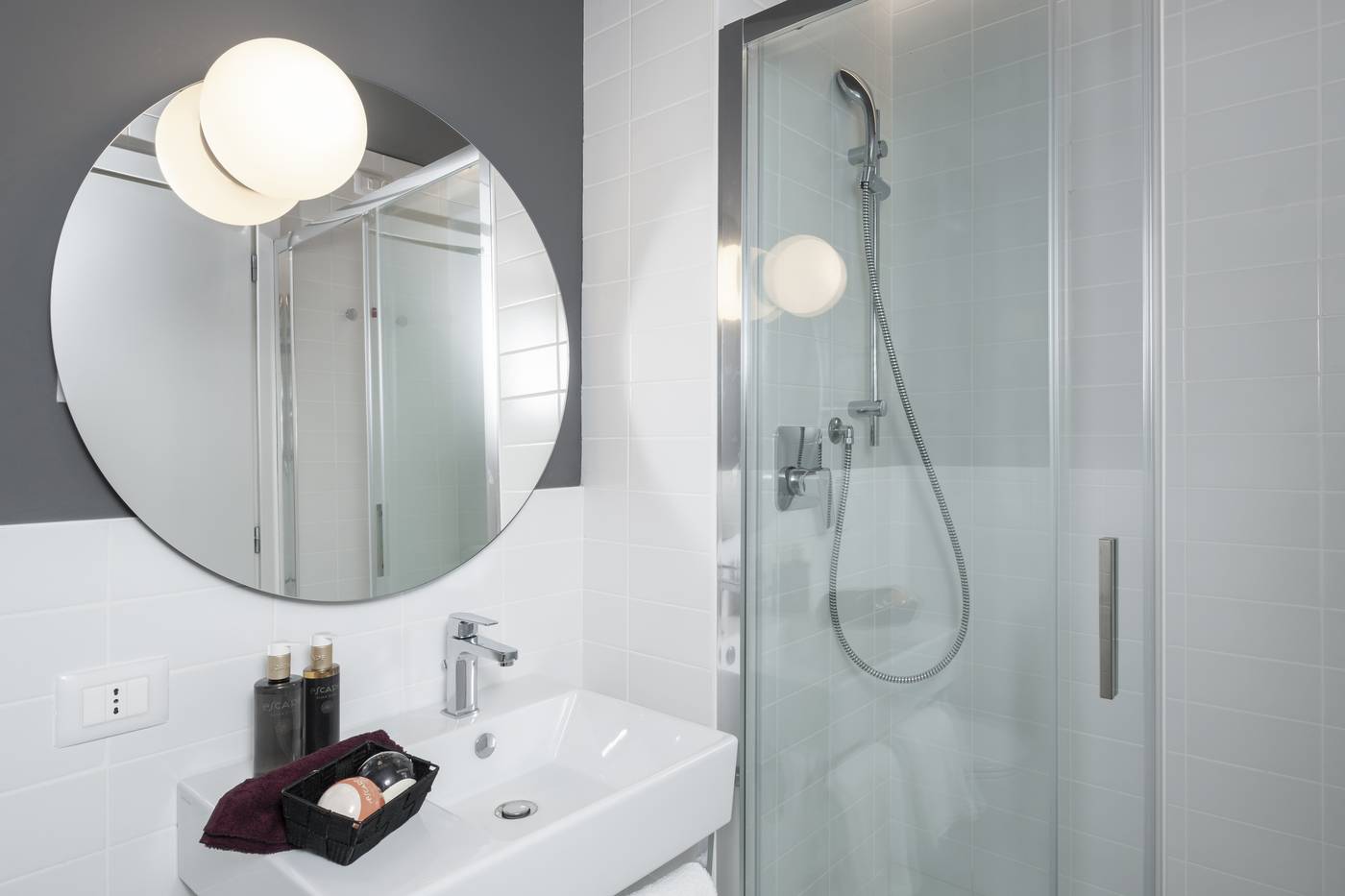 Camplus-Hotel-Roma-Centro-Room-24