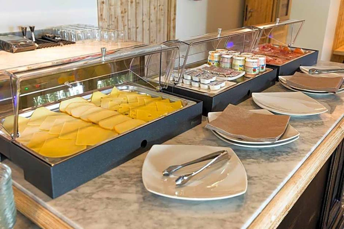 Torre-Antica-Hotel-Venice-Airport-Lobby-14