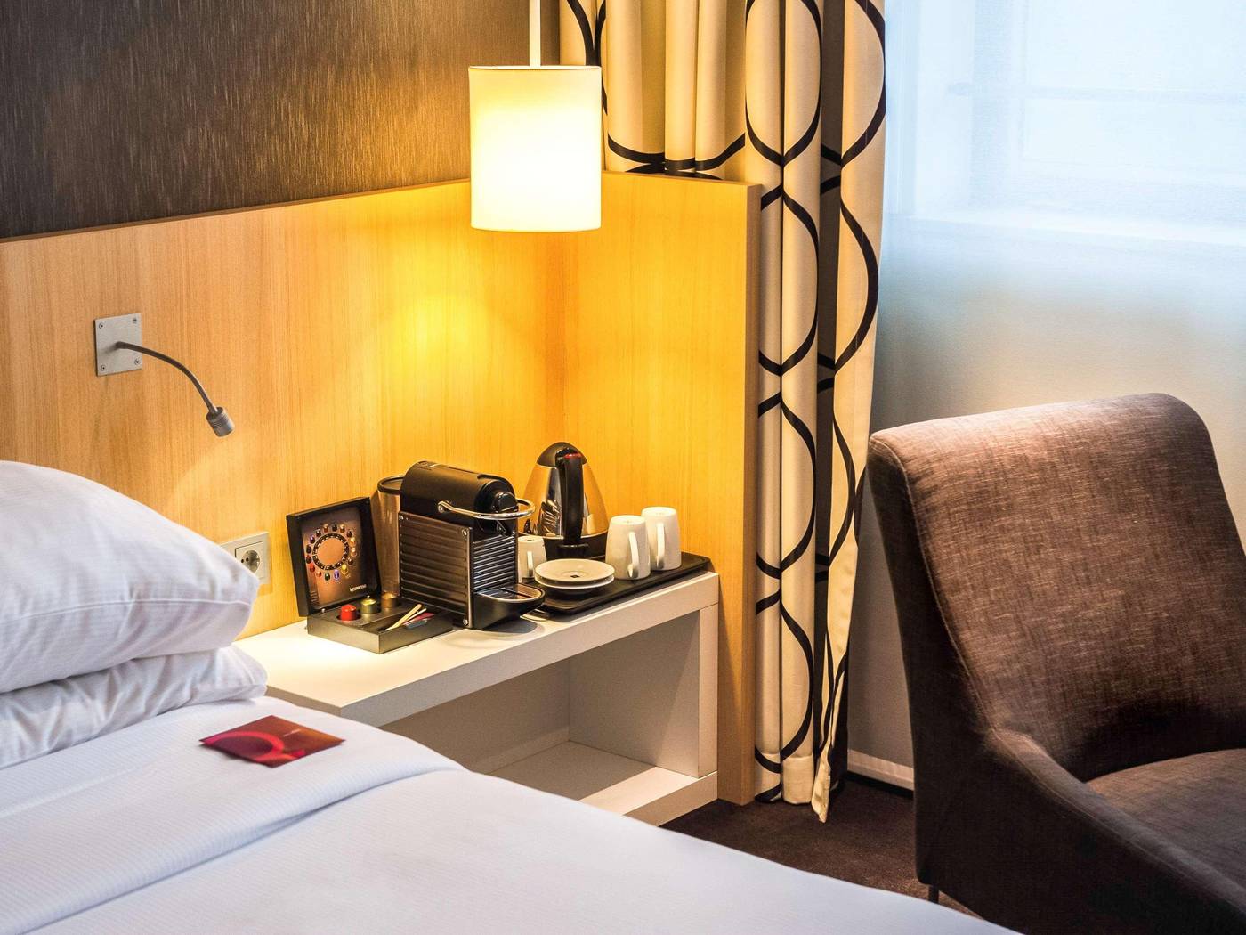 Mercure-Amsterdam-City-Hotel-Room-28